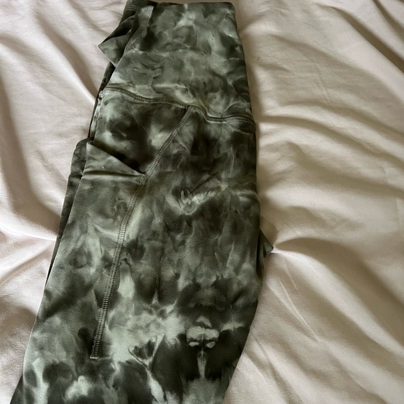 Lululemon align high rise with pockets size 2 - Picture 2 of 2